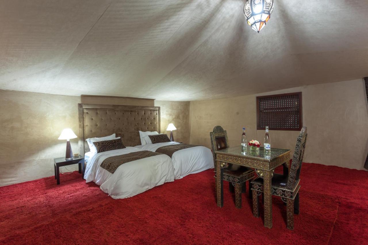 Lemnaouar Erg Camp Hotel เมอร์ซูกา ภายนอก รูปภาพ
